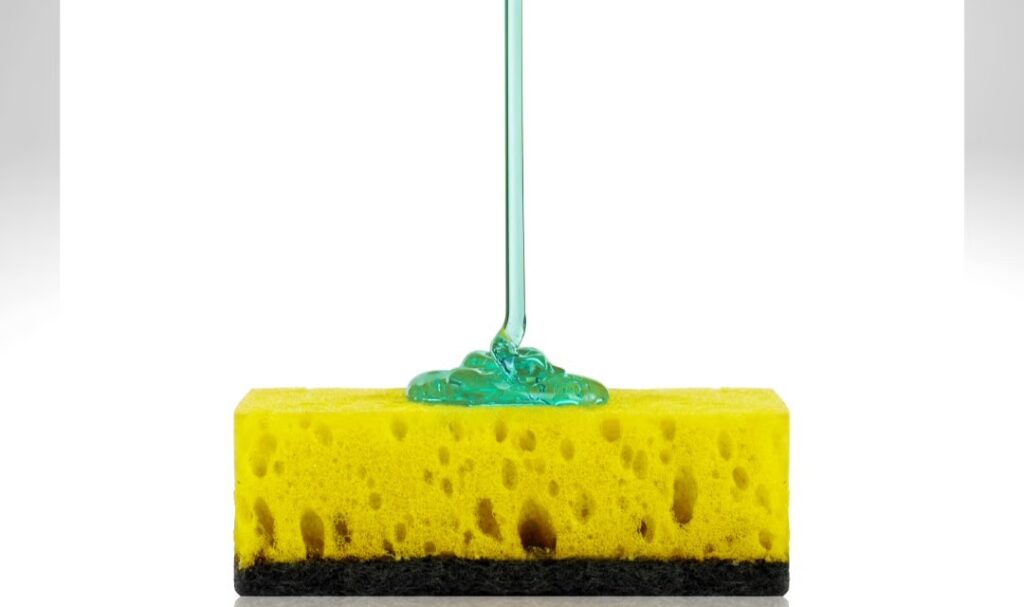 lavavajillas en esponja